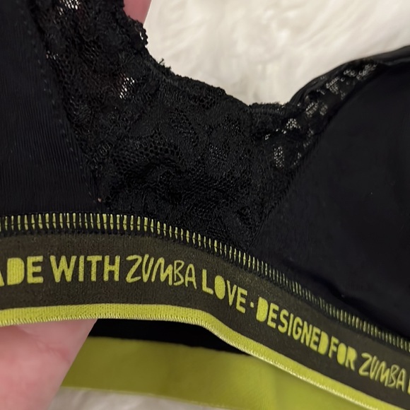 Zumba Fitness bra top size large - Picture 3 of 5